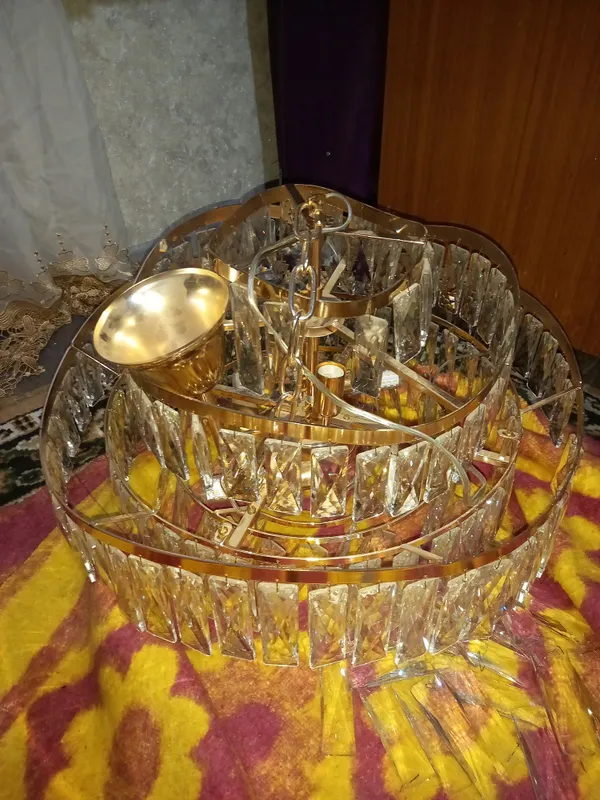Продается люстра