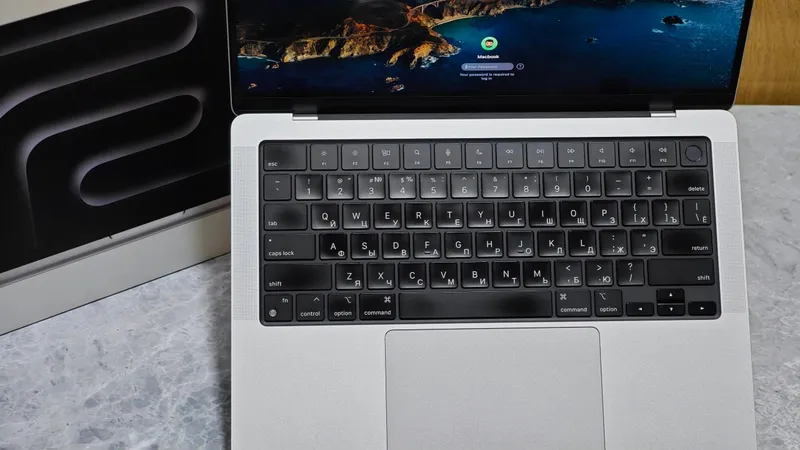 Ноутбук Apple MacBook Pro 3