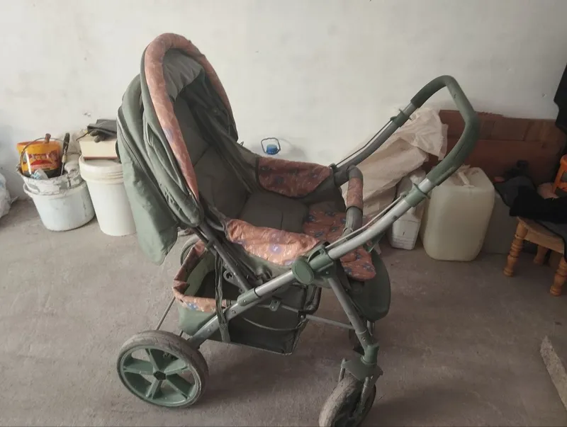 Kolyaska sotiladi holati yaxshi 450 ming so'm Kolyaska sotiladi holati yaxshi 450 ming so'm