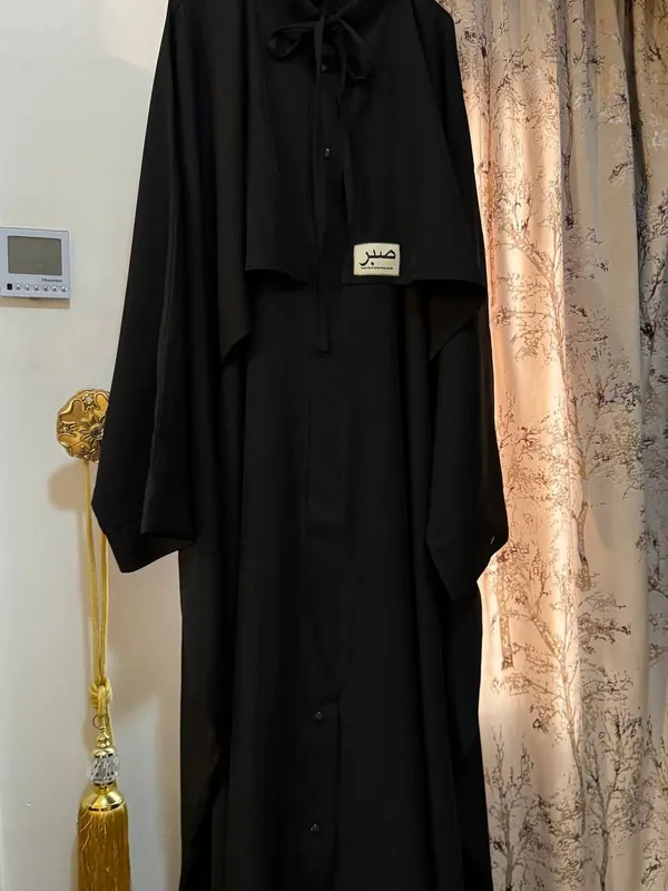 Saudi abaya