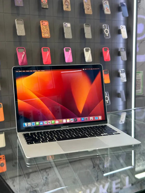 Macbook Air 13" M1 8/256GB 4