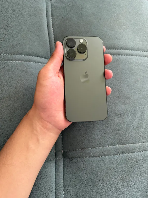 Iphone 15 pro Holati yaxshi 10/7 Pamiti 128 kardak — фото 4