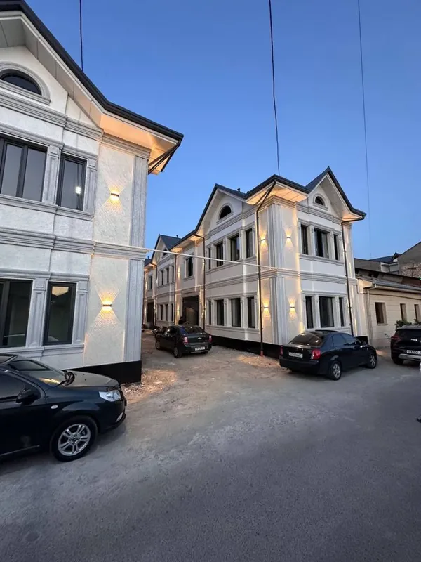 Srochno sergeli xonobod 4-5 xona metroga 300 metr