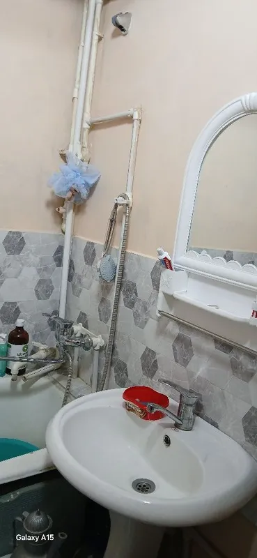 Qarshi 6 mk 3 xona 3etaj uy sotiladi 500 milon sovdosi bor kelishamiz — фото 4