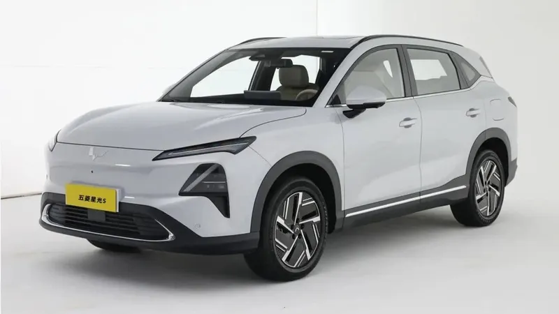 Авто электромобиль новый WULING STARLIGHT - S , кроссовер 2 Авто электромобиль новый WULING STARLIGHT - S , кроссовер 2