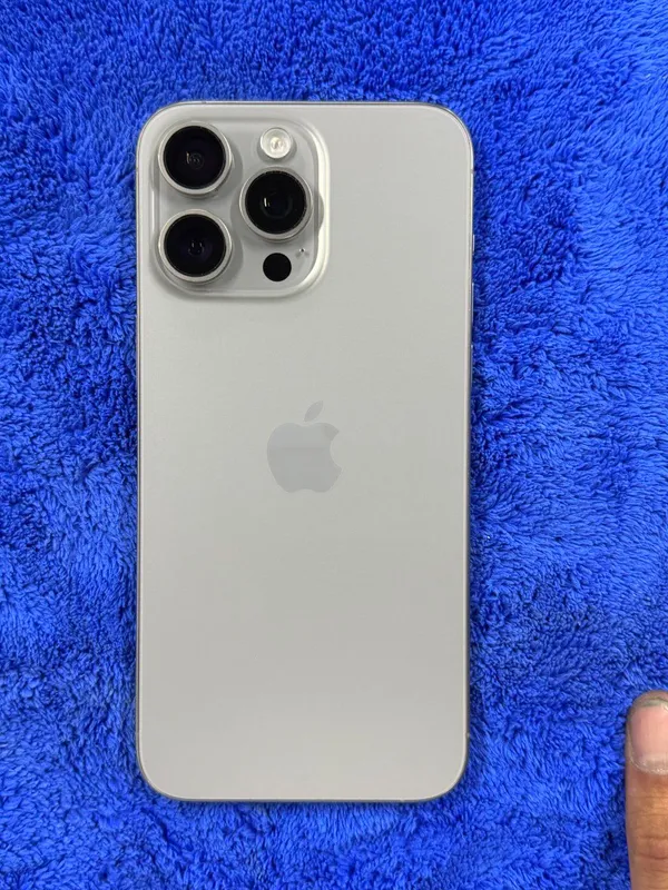 Iphone 15 pro max 256 GB 1