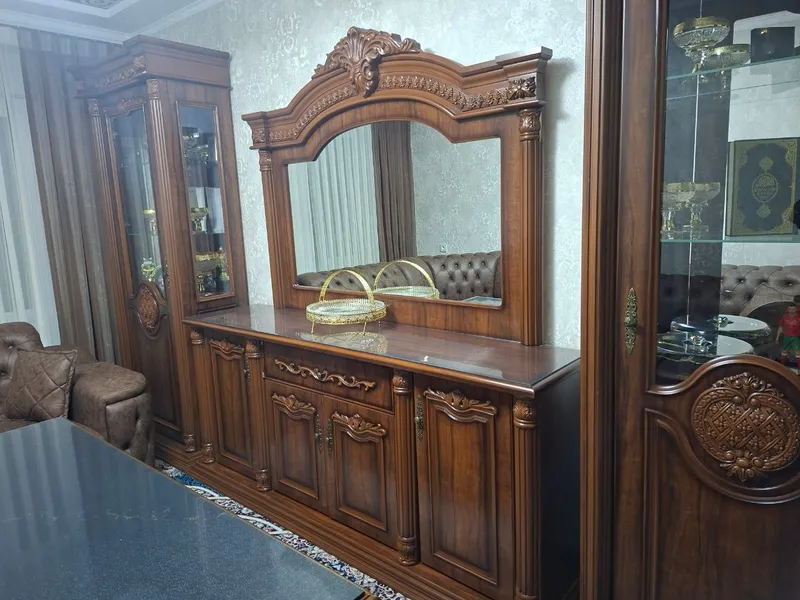Продается камод и пеналы для гостинной. 3