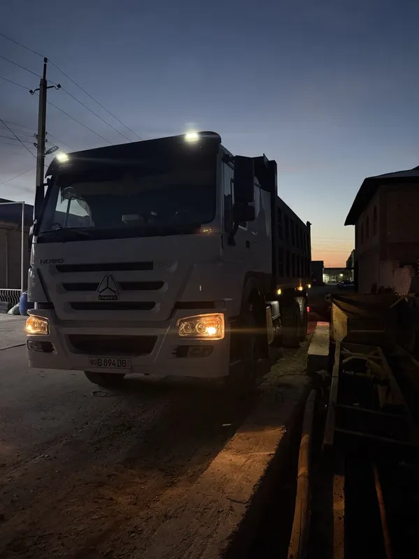 sinotruk Howo самосвал заводской газ сотилади — фото 1