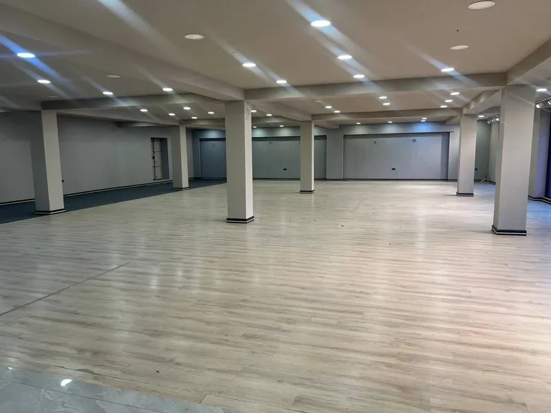 Аренда коммерческого помещения 1250 м², 1-я линия — фото 2