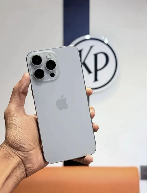 Iphone 15 pro max 256 ochilmagan