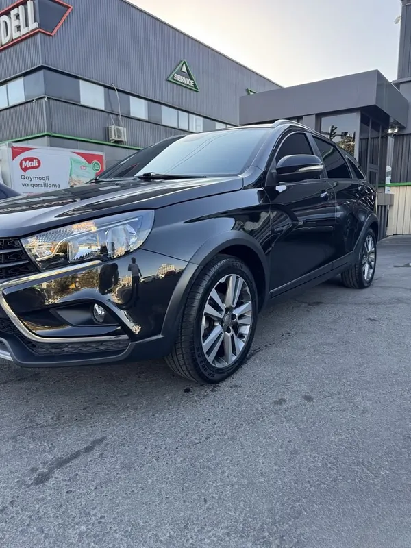 Lada Vesta SW CROSS 2018 год, двигатель 1.8 1 Lada Vesta SW CROSS 2018 год, двигатель 1.8 1