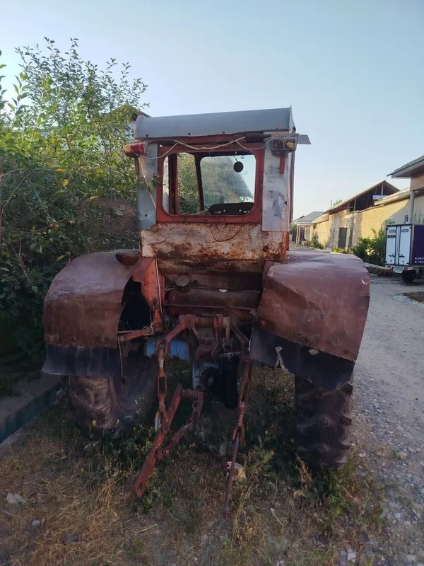 Traktor sotiladi 3