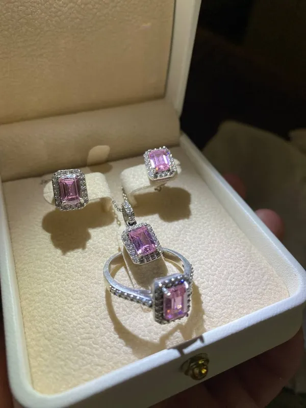 Kumush kamplekt sepochka uzuk zirak 1 Kumush kamplekt sepochka uzuk zirak 1