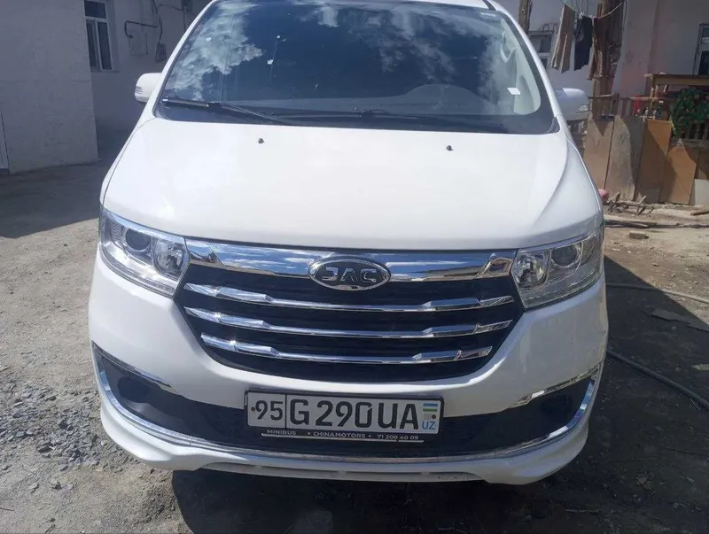 Jac m3 2023 kop yurmagan srochno sotiladi 3 ta