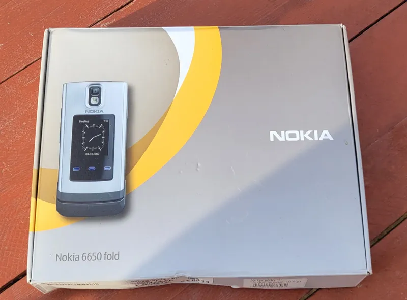 Nokia 6650 fold продаётся 1