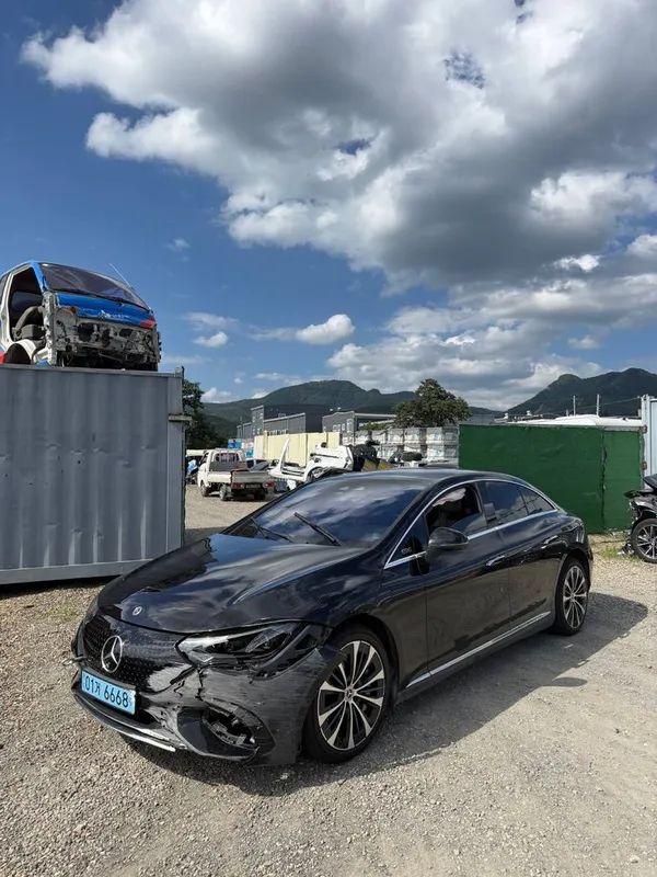 Mercedes Benz EQE 350+ Electric 1