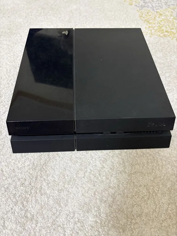 продается PlayStation 4
