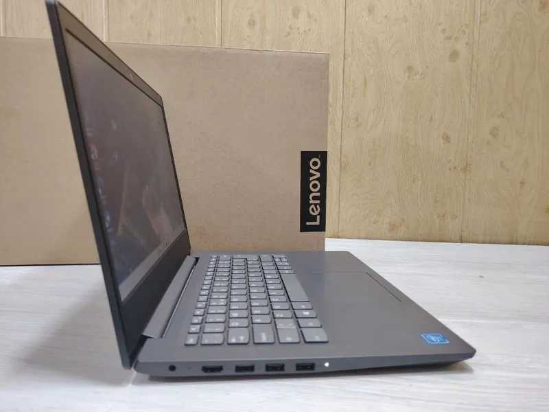 Ноутбук Lenovo (как новый) — фото 1