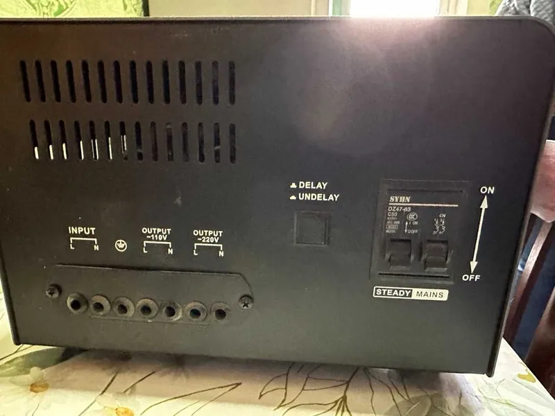 Стабилизатор латорный настенный NURA 100-260V BVC-W-10KVA 3 Стабилизатор латорный настенный NURA 100-260V BVC-W-10KVA 3