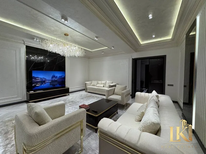 3-комнатная квартира 160 м², 6/8, ЖК White House (Яккасарайский район) — фото 1
