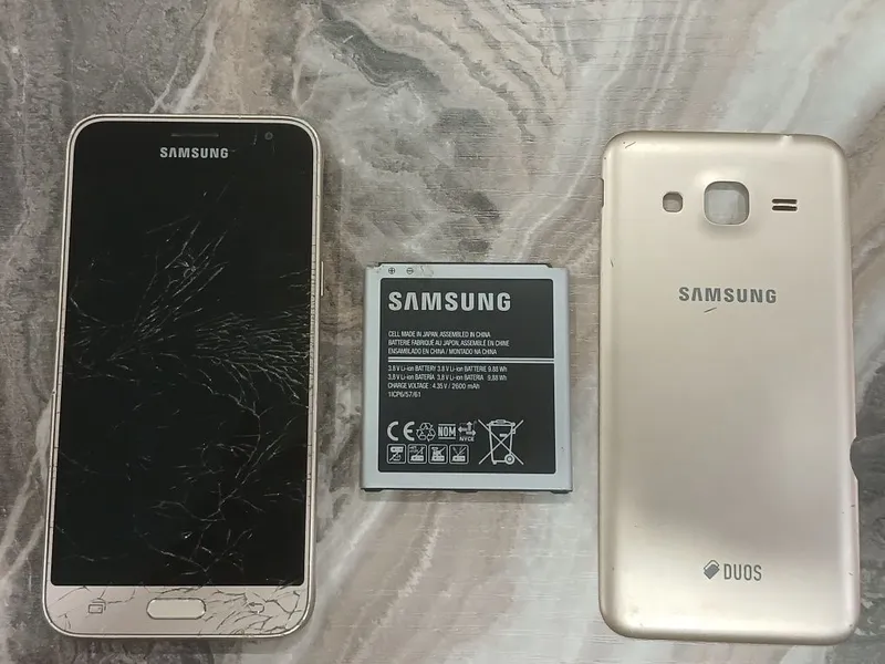 Samsung j3, Redmi go. На запчасти — фото 1