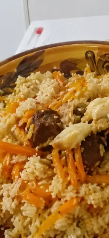 Osh uchun: Sabzi toza, ozoda to‘g‘rab beriladi.