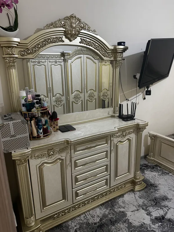 Спальный гарнитур