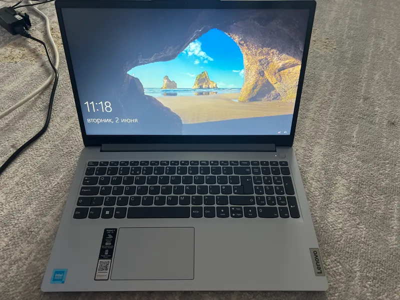 Noutbuk lenovo