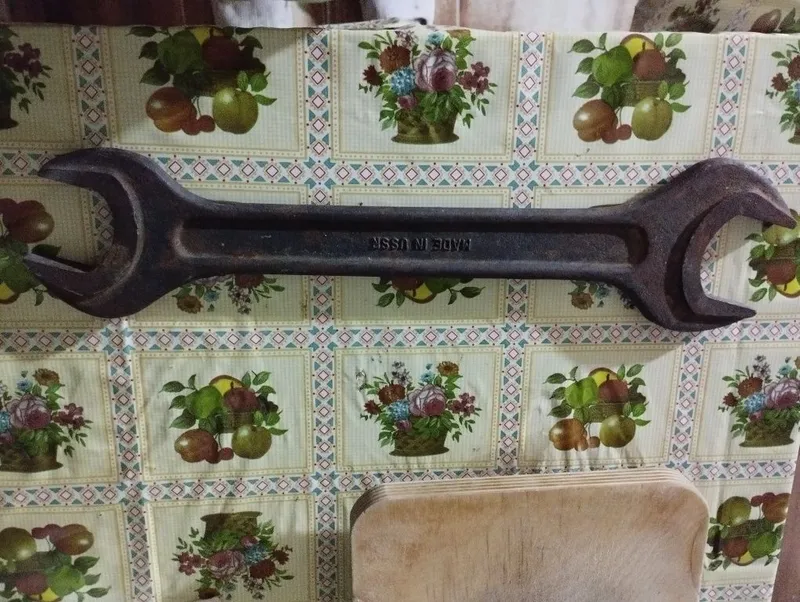 Продам гаечный ключ 1 Продам гаечный ключ 1