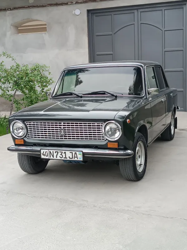 Vaz 21011 sotiladi