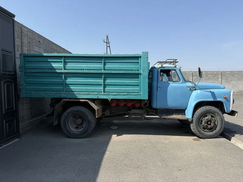 ГАЗ-53 бортли / самосвал, газда, зўр ҳолатда — фото 1