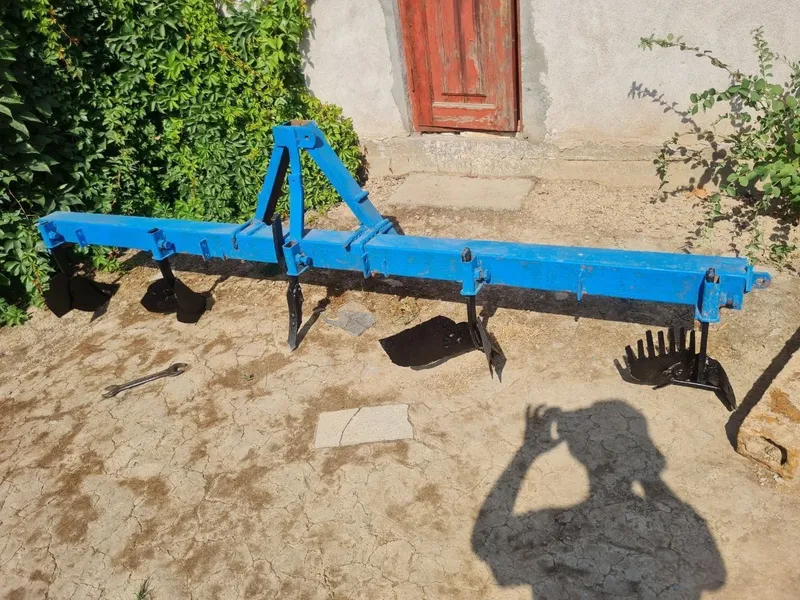 Traktor sotiladi , proseplari bilan 8