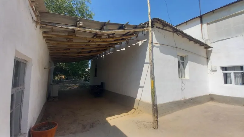 Hovli uy sotiladi srochna !! 1 Hovli uy sotiladi srochna !! 1