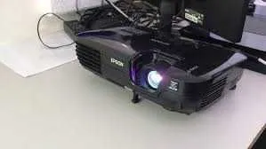 Проектор- EPSON EB-S92\ Еругда курсатади\Холати янги\ 280 соат ишлаган 2 Проектор- EPSON EB-S92\ Еругда курсатади\Холати янги\ 280 соат ишлаган 2