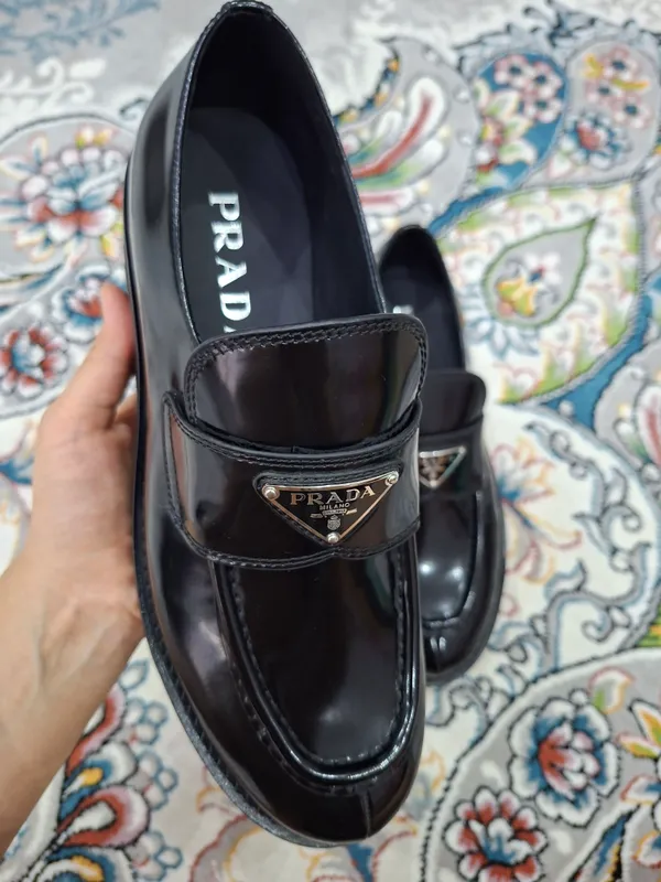 Qora Prada botfortlari 3 Qora Prada botfortlari 3