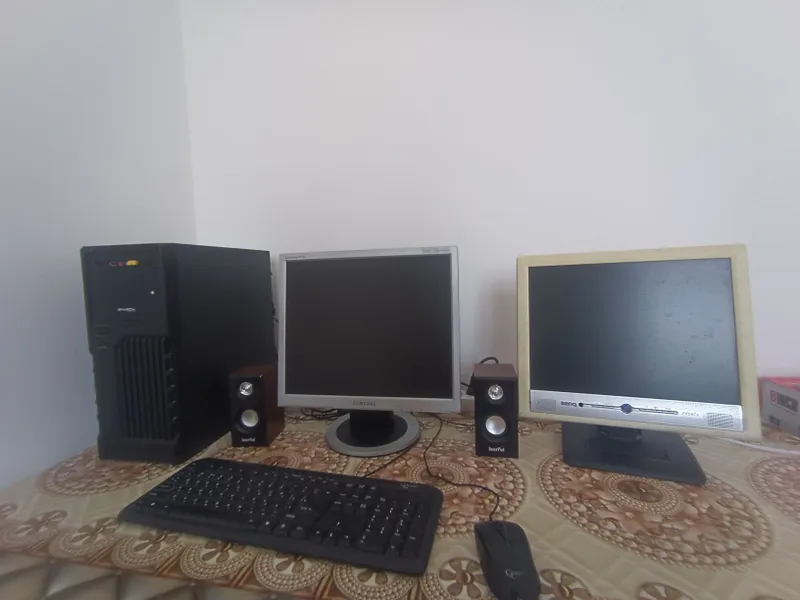 Hamma narsasi ishledi. Sotishdan maqsad uyda hechkim ishlatmedi.