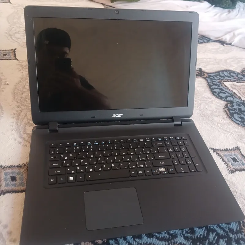 Acer Aspire ES1-732 Intel Pentium N4200, 4GB/600GB 2