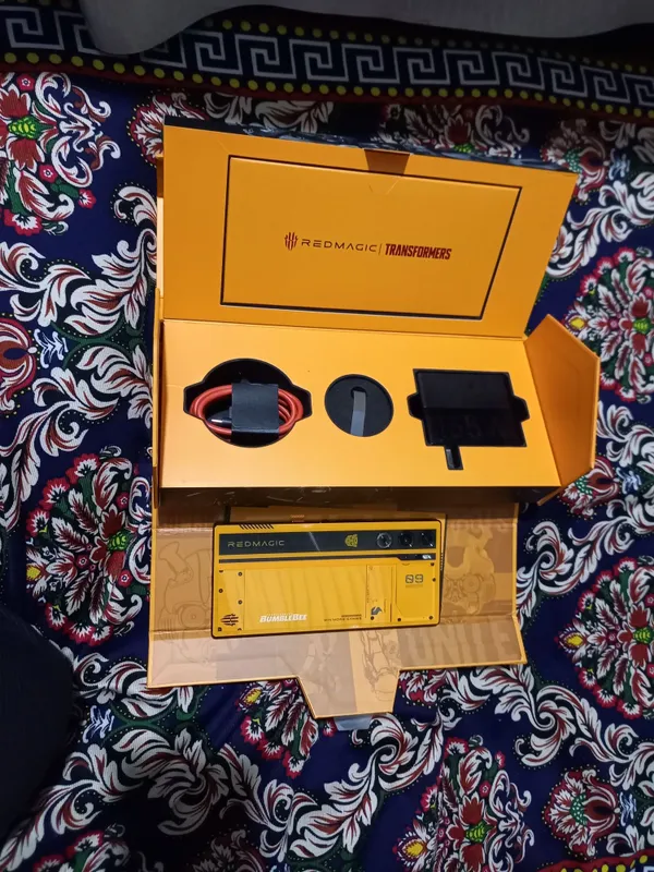 Red Magic 9 Pro Plus (Bumblebee Edition) Global 3 Red Magic 9 Pro Plus (Bumblebee Edition) Global 3