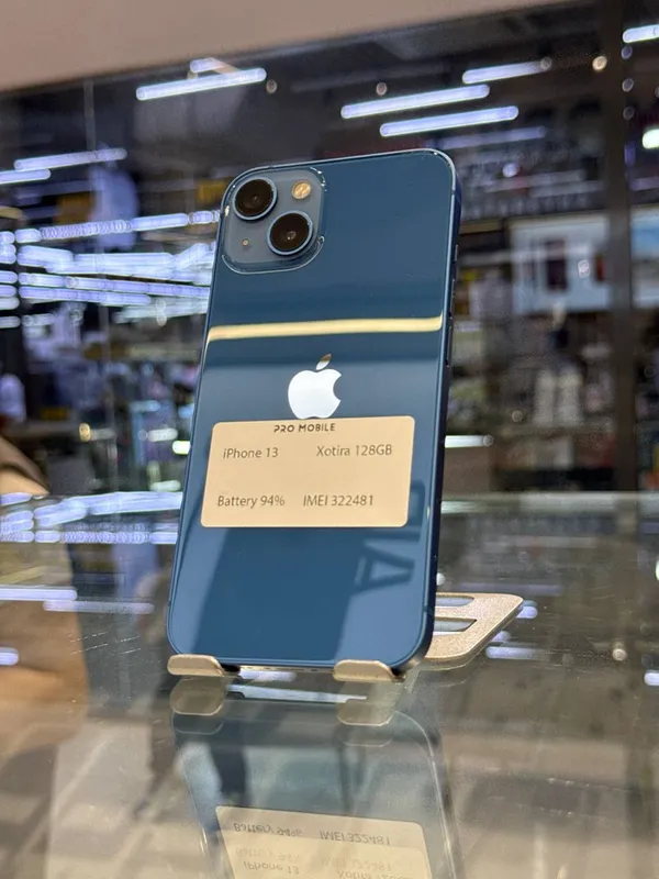 iPhone 13 iPhone 13