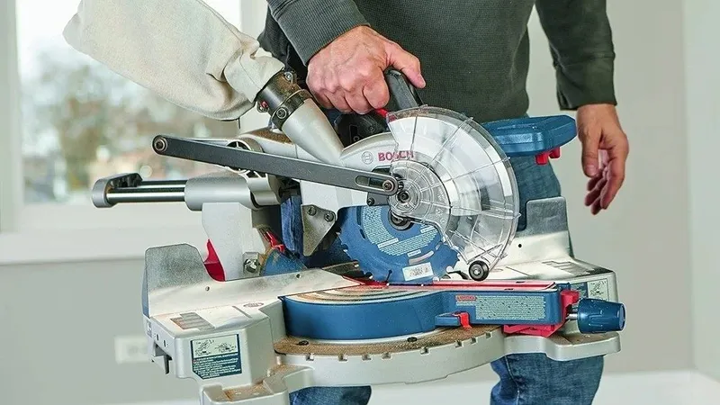 Bosch пила торцовочная 6