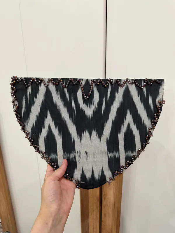 Нарядный костюм-тройка для невесты 8