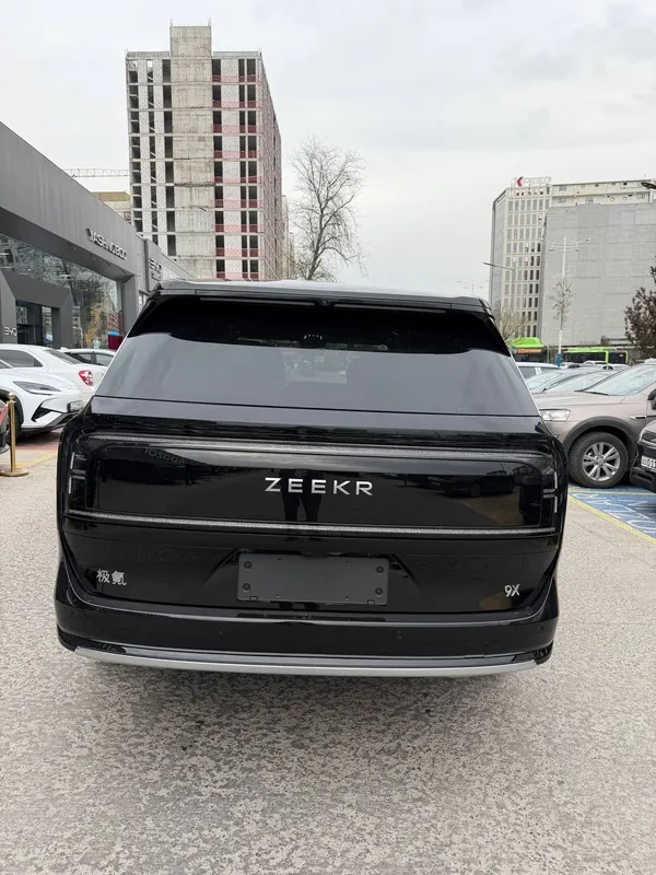Zeekr 9X Ultra. 2025 yil. Srochna sotiladi. — фото 3