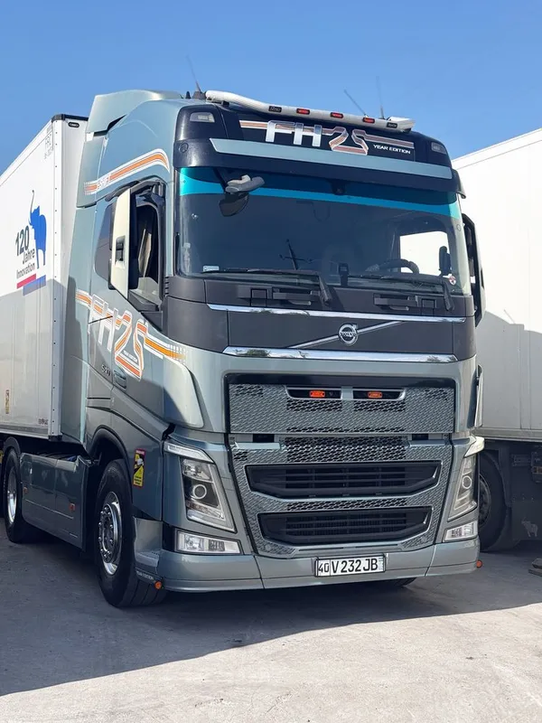 Volvo FH460 + Schmitz Ref sotiladi!