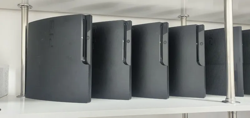 ps3 lar 2tadan yangi jostiklari bilan sotiladi