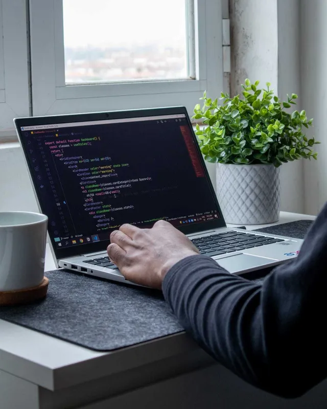 Senior dasturchi bilan frontend dasturlashni o‘rganing. (pro darajada)