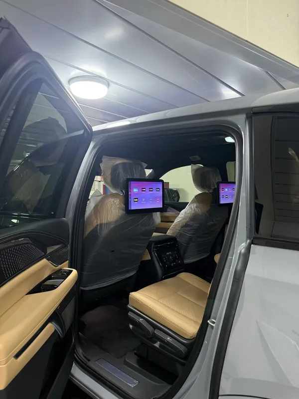 Cadillac Escalade IQ Sport 2 3 Cadillac Escalade IQ Sport 2 3