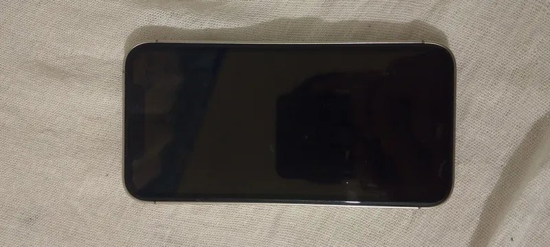 iPhone XR 256GB / 15 Pro korpus / 87% /