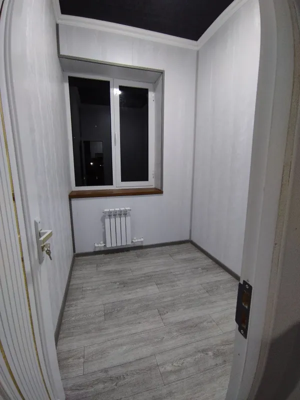Bir xona ikki xona qilingan srochna sotiladi — фото 5