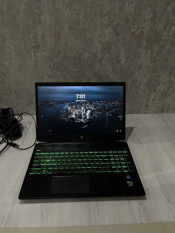 HP Pavilion Gaming 15 GTX1060 + i7-8700 1
