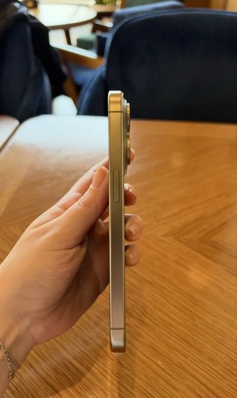 Iphone 15 pro, натуральный титан 2